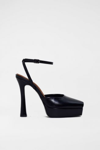 Μαύρο πέδιλο peep-toe με χοντρό τακούνι και φιάπα