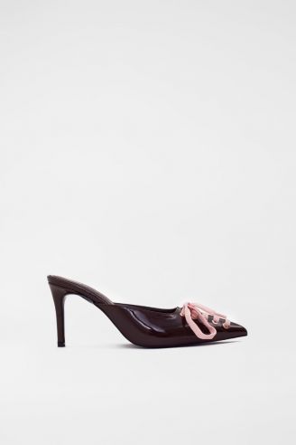 Mule Καφέ 